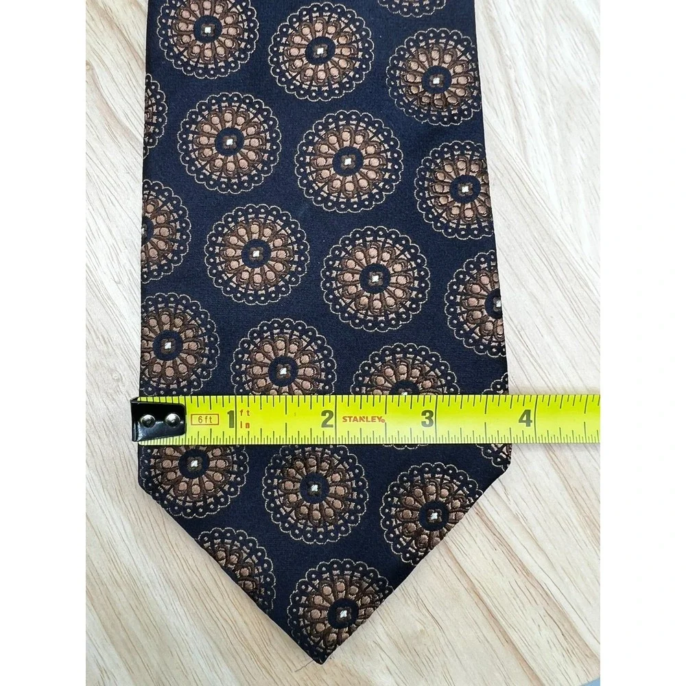 Banana Republic‎ Silk Men's Neck Tie Made In USA W:3.825